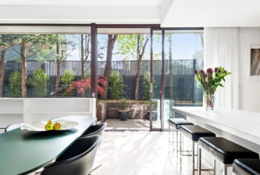 Dividing fences & retaining walls – who’s responsible?